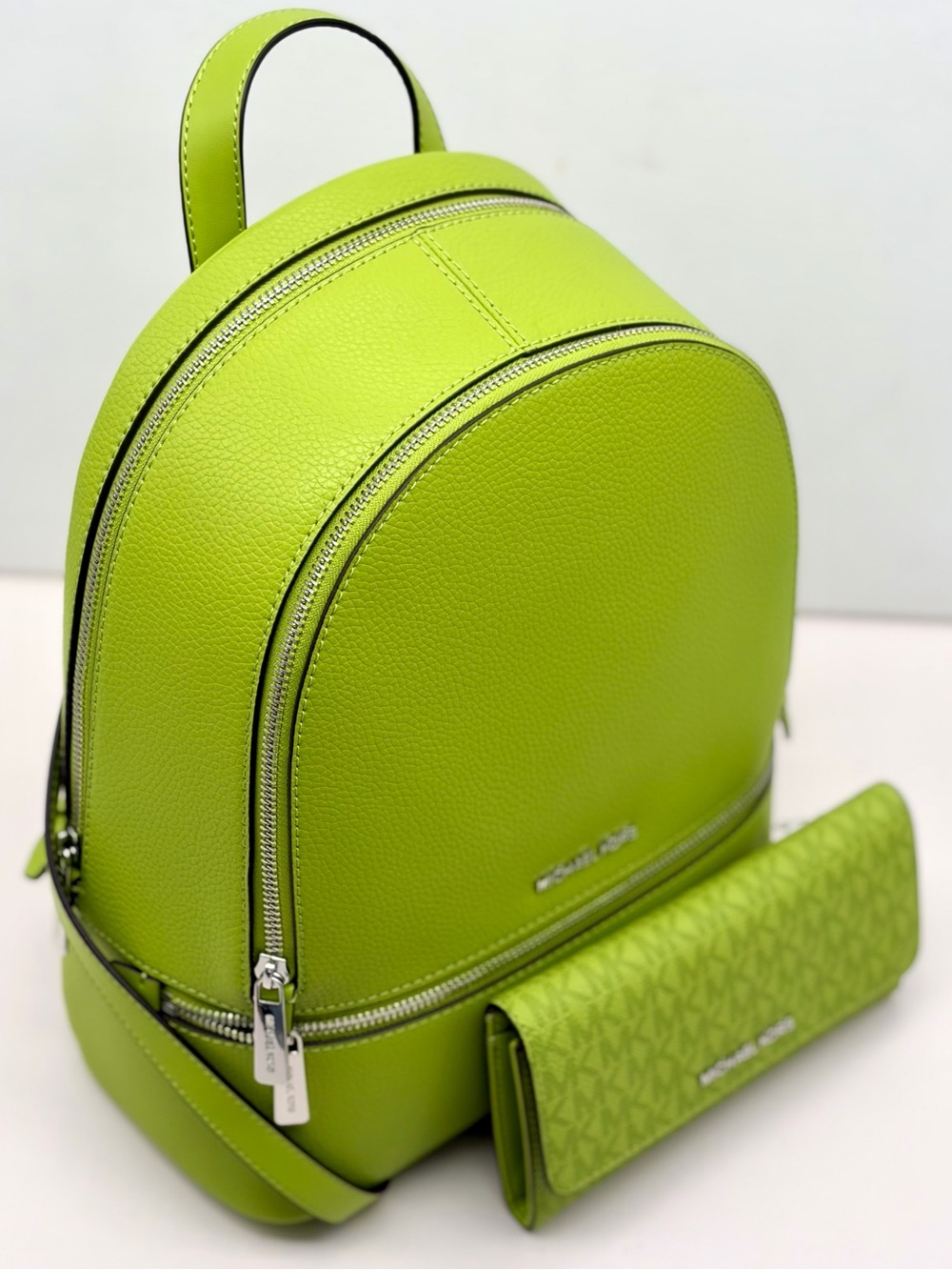 Michael Kors Rhea medium backpack and wallet Set Lime - Picture 11 of 16